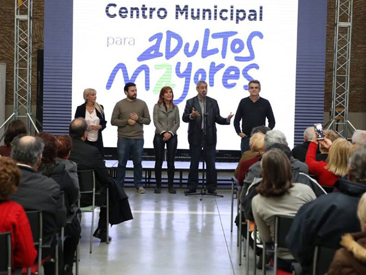 Ferraresi presentó el Programa Municipal para adultos mayores