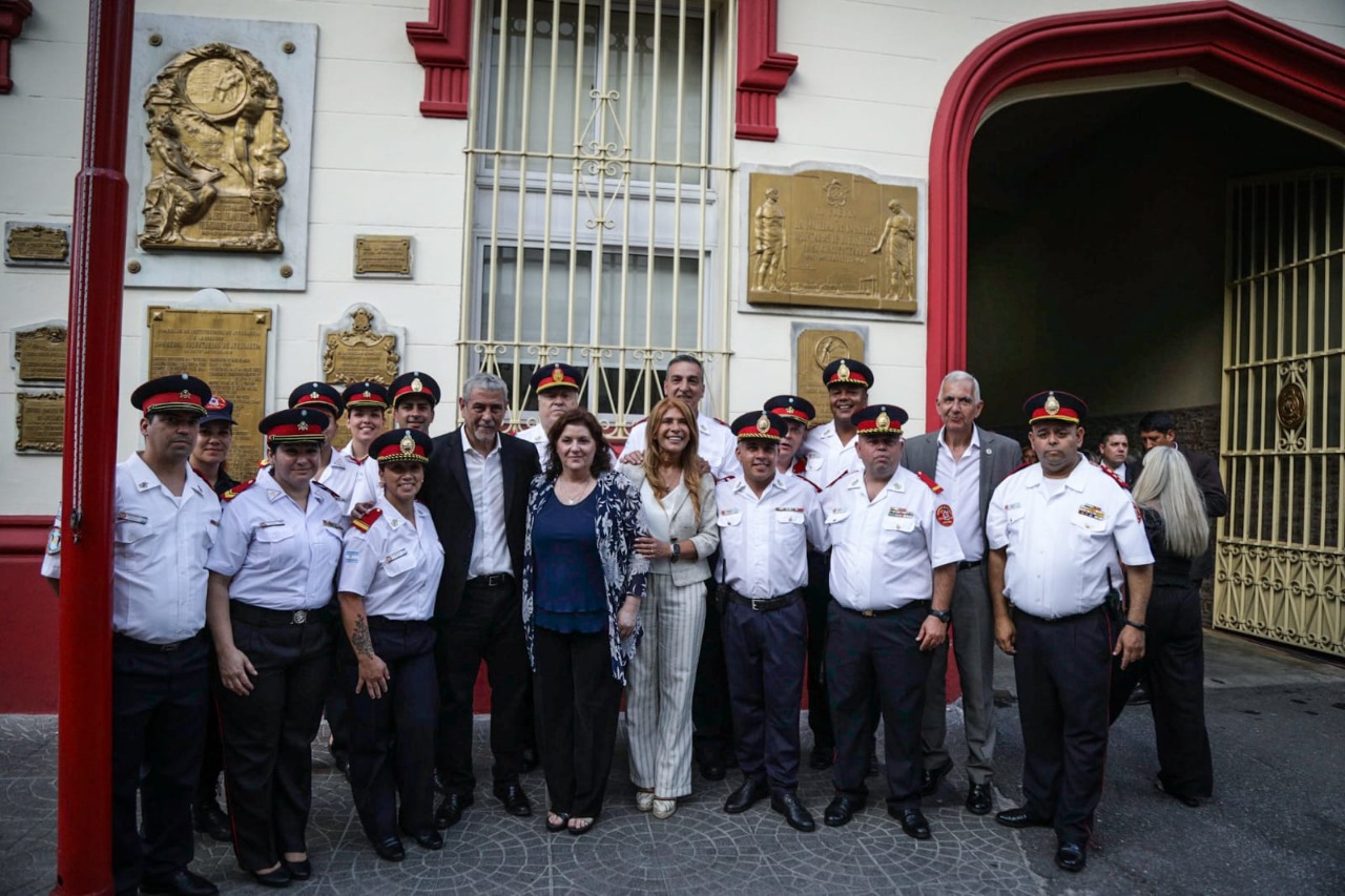 Alberto Fernández presentó el Seguro Nacional de Bomberos Voluntarios en Avellaneda
