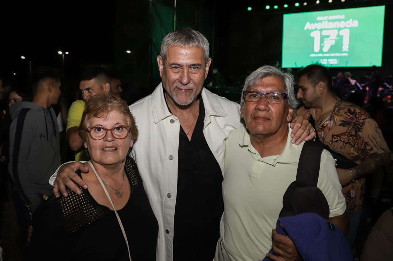 Jorge Ferraresi y Magdalena Sierra participaron del multitudinario concierto “Nuestro orilla”