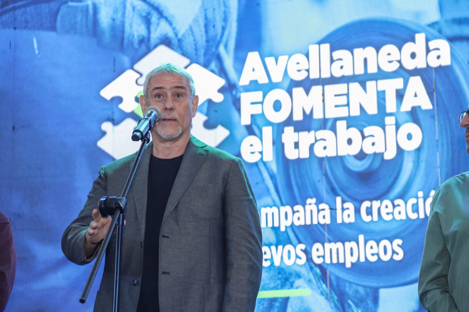 Ferraresi lanzó el programa “Avellaneda fomenta el trabajo” para crear 1000 empleos en el sector privado