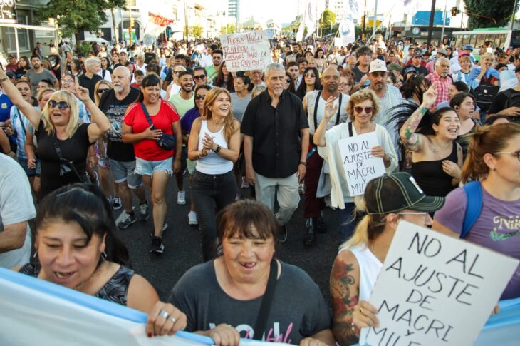 Avellanedazo: Más de 25.000 vecinas y vecinos dijeron NO al DNU y a la Ley Ómnibus de Milei