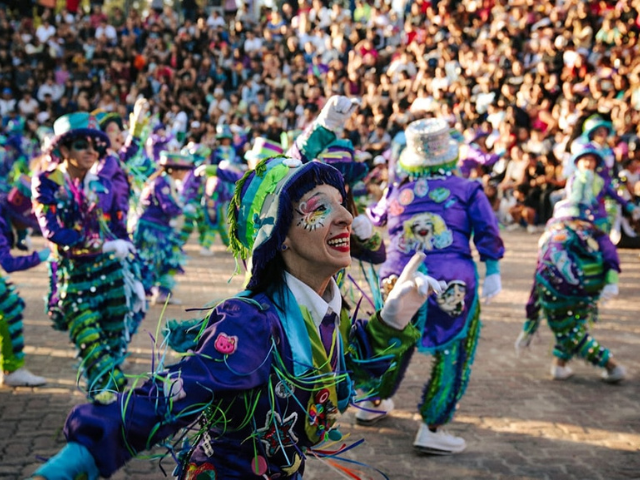 Una gran cantidad de vecinos y vecinas disfrutaron los carnavales en Avellaneda