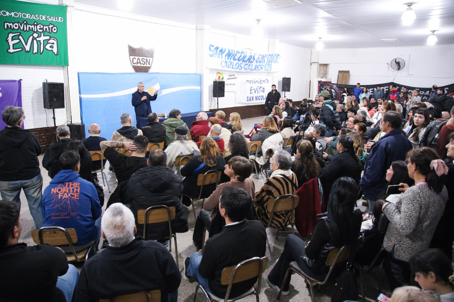 Ferraresi llevó sus propuestas a Zárate y San Nicolás: charlas con dirigentes y encuentro con vecinos